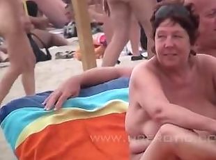 Sexy moments on the beach